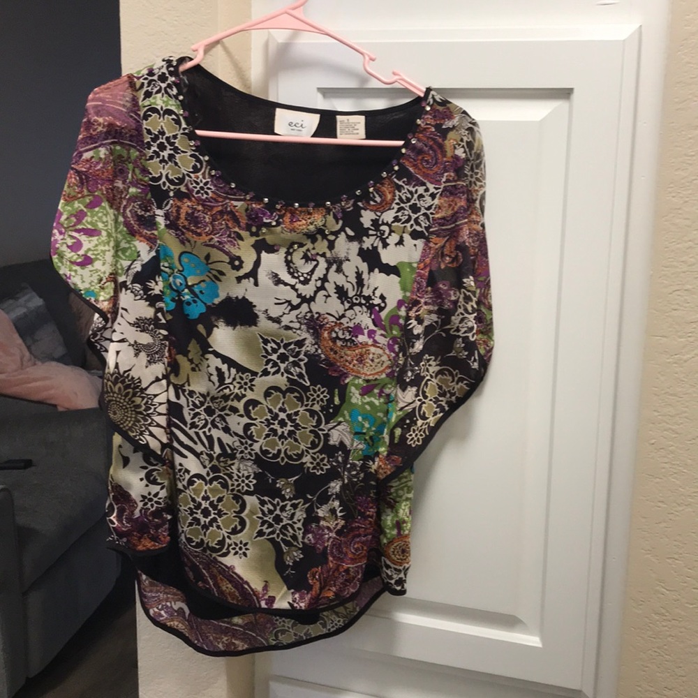 3 for $15☀️Beautiful ECI floral and paisley blouse